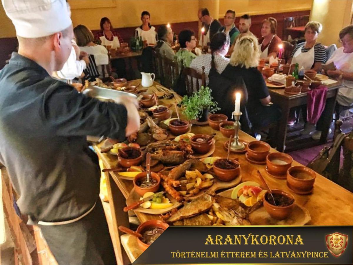 Aranykorona Hotel Miskolc Exterior foto