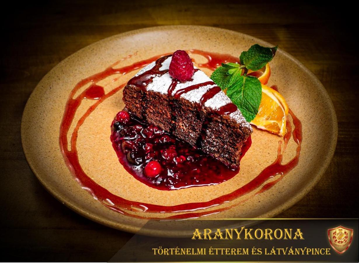 Aranykorona Hotel Miskolc Exterior foto